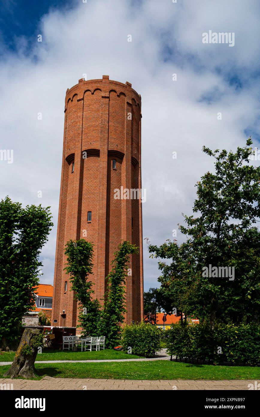 Skagen Water Tower alta 34 m è diventata operativa nell'estate 1934 costruita con migliaia di mattoni rossi che contenevano 150.000 litri d'acqua Foto Stock