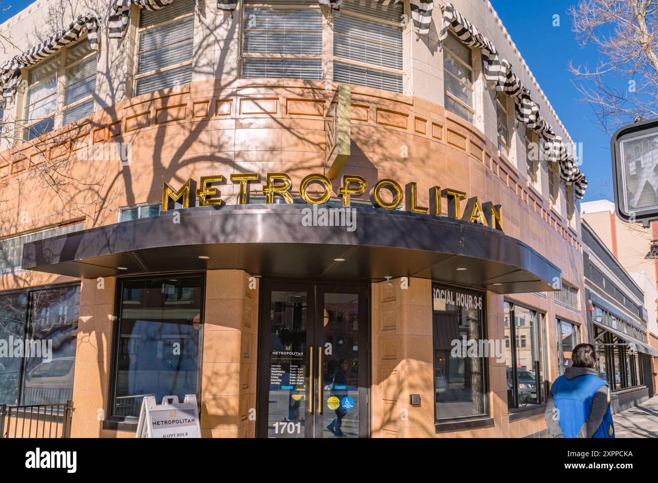 Cheyenne, Wyoming, US-1 marzo 2024: Edificio in stile art deco nel centro storico della città della capitale dello stato. Foto Stock