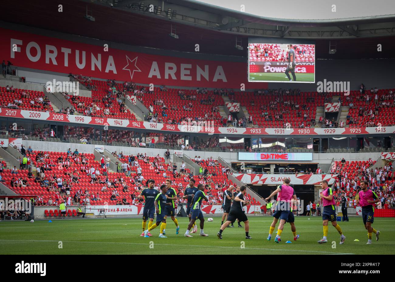 Praga, Repubblica Ceca. 7 agosto 2024. I giocatori dell'Unione sono stati fotografati in azione durante il riscaldamento di una partita tra il cecoslovacco Slavia Prague e la squadra belga Union Saint-Gilloise a Praga, Repubblica Ceca, mercoledì 7 agosto 2024, una partita di andata nel terzo turno di qualificazione per la competizione UEFA Champions League. BELGA PHOTO VIRGINIE LEFOUR credito: Belga News Agency/Alamy Live News Foto Stock