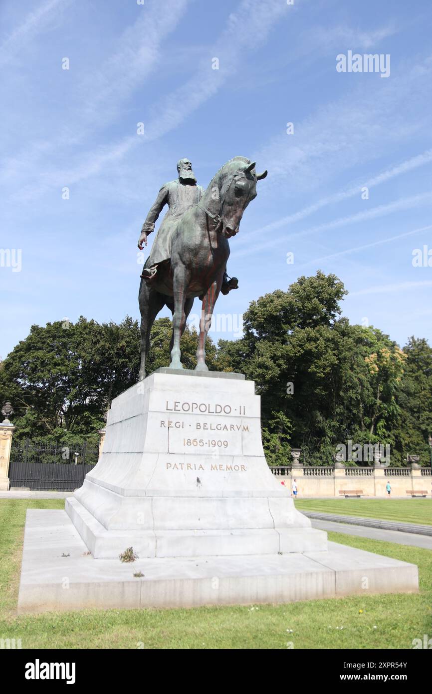 La statua equestre di Leopoldo II in Place du Trône/Troonplein, Bruxelles, Belgio. Foto Stock