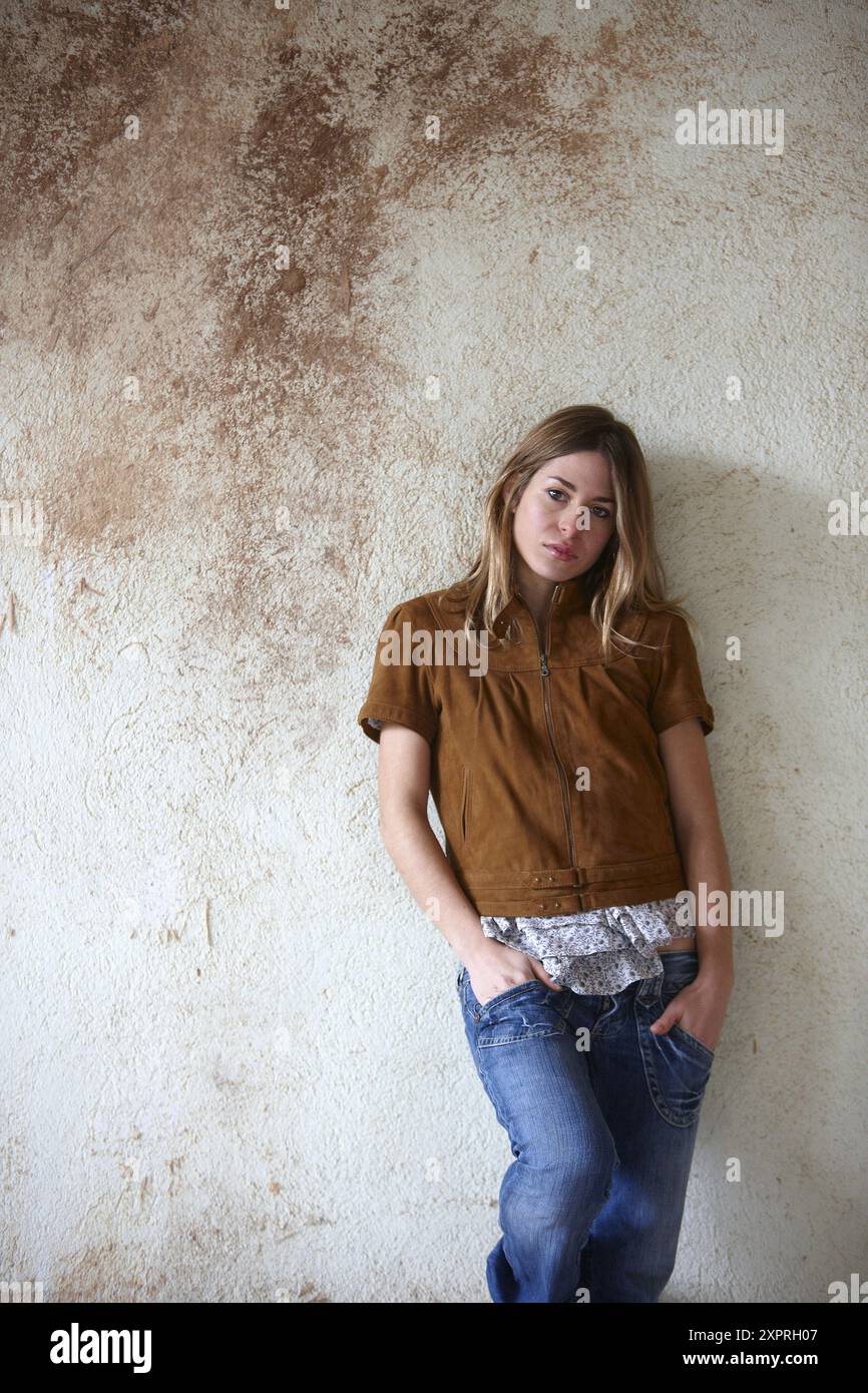 Icazione, comunicazioni, contemporaneo, diurno, Denim, espressione facciale, espressioni facciali, facce Foto Stock