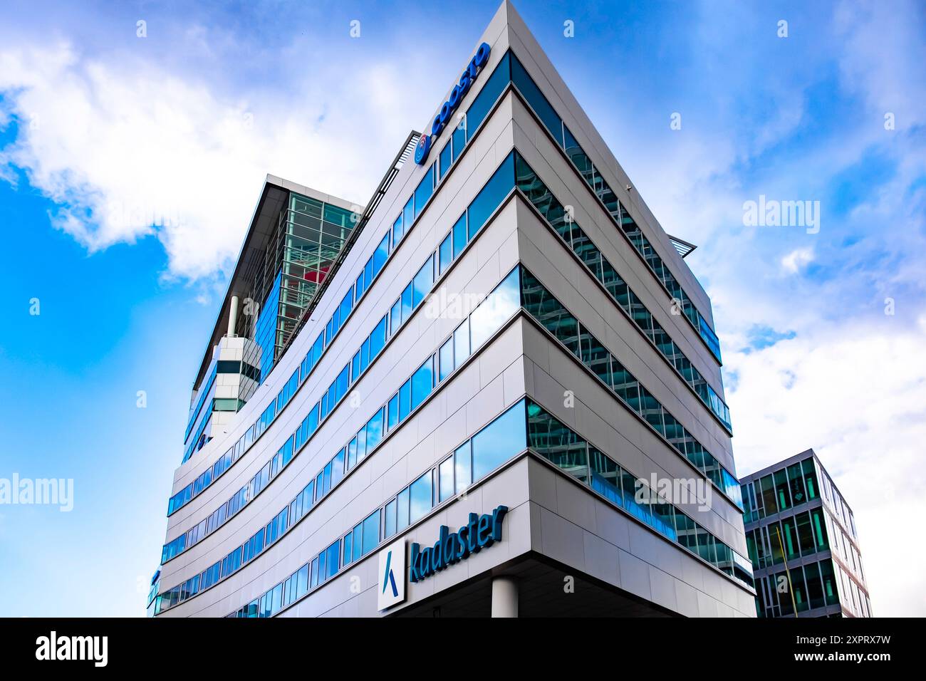 Architettura moderna in Piazza Kennedy a Eindhoven, Paesi Bassi, Europa. Foto Stock