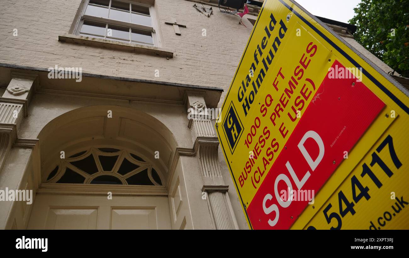 Vendita di locali commerciali nel centro di Winchester, Hampshire. Foto Stock