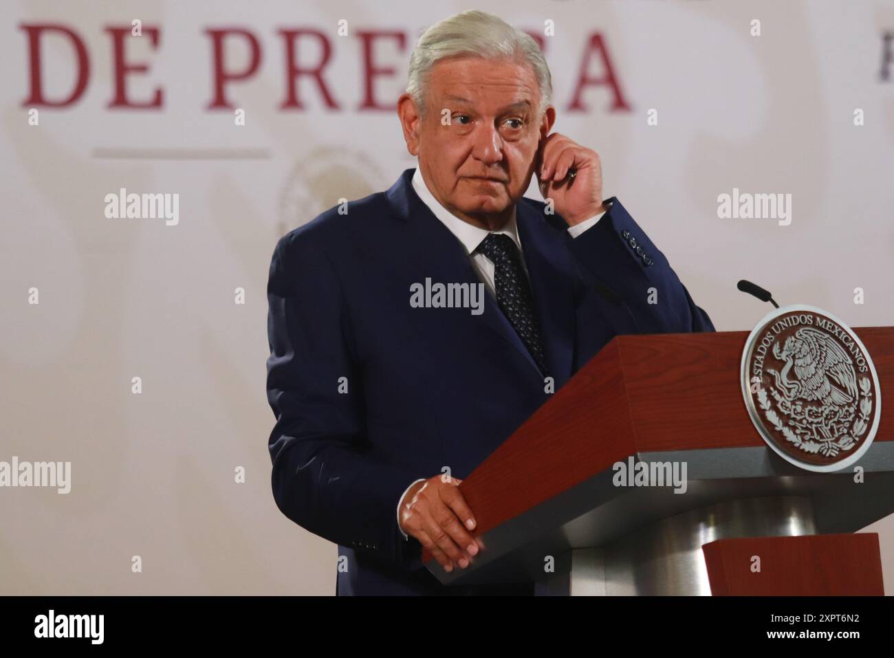 Città del Messico, Messico. 7 agosto 2024. Il presidente messicano Andres Manuel Lopez Obrador riferisce che la raffineria di Dos Bocas aveva un costo molto basso rispetto ad altre raffinerie costruite nel mondo, durante una conferenza informativa al Palazzo Nazionale. Il 7 agosto 2024 a città del Messico, Messico. (Foto di Carlos Santiago/ credito: Eyepix Group/Alamy Live News Credit: Eyepix Group/Alamy Live News Foto Stock