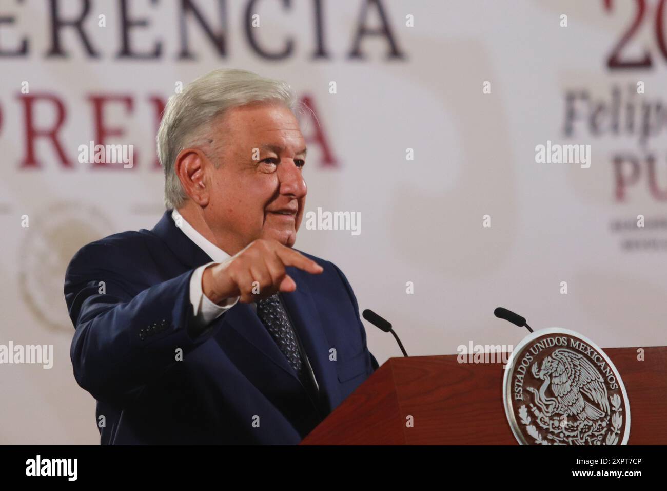 Il presidente messicano Andres Manuel Lopez Obrador riferisce che la raffineria di Dos Bocas aveva un costo molto basso rispetto ad altre raffinerie costruite nel mondo, durante una conferenza informativa al Palazzo Nazionale. Il 7 agosto 2024 a città del Messico, Messico. (Credit Image: © Carlos Santiago/eyepix via ZUMA Press Wire) SOLO PER USO EDITORIALE! Non per USO commerciale! Crediti: ZUMA Press, Inc./Alamy Live News Foto Stock