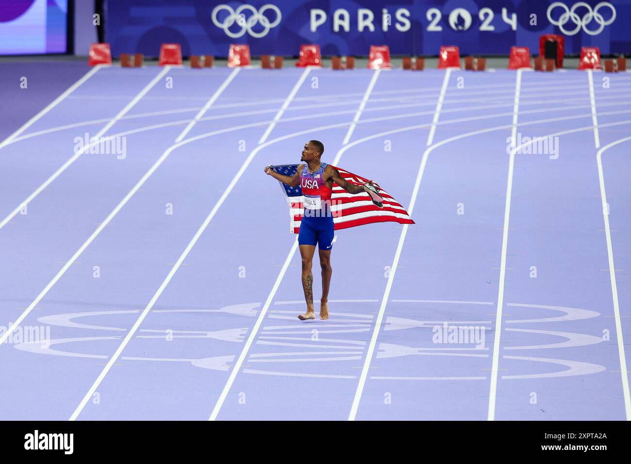 PARIGI, FRANCIA. 7 agosto 2024. La Quincy Hall del Team United States celebra la vittoria della medaglia d'oro dopo la finale maschile dei 400 m il giorno dodici dei Giochi Olimpici di Parigi 2024 allo Stade de France, Parigi, Francia. Crediti: Craig Mercer/Alamy Live News Foto Stock