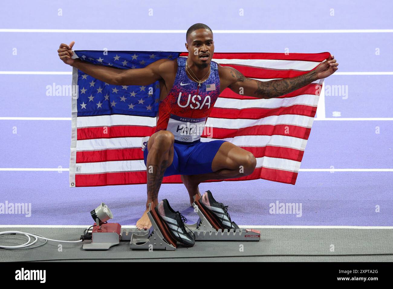 PARIGI, FRANCIA. 7 agosto 2024. La Quincy Hall del Team United States celebra la vittoria della medaglia d'oro dopo la finale maschile dei 400 m il giorno dodici dei Giochi Olimpici di Parigi 2024 allo Stade de France, Parigi, Francia. Crediti: Craig Mercer/Alamy Live News Foto Stock