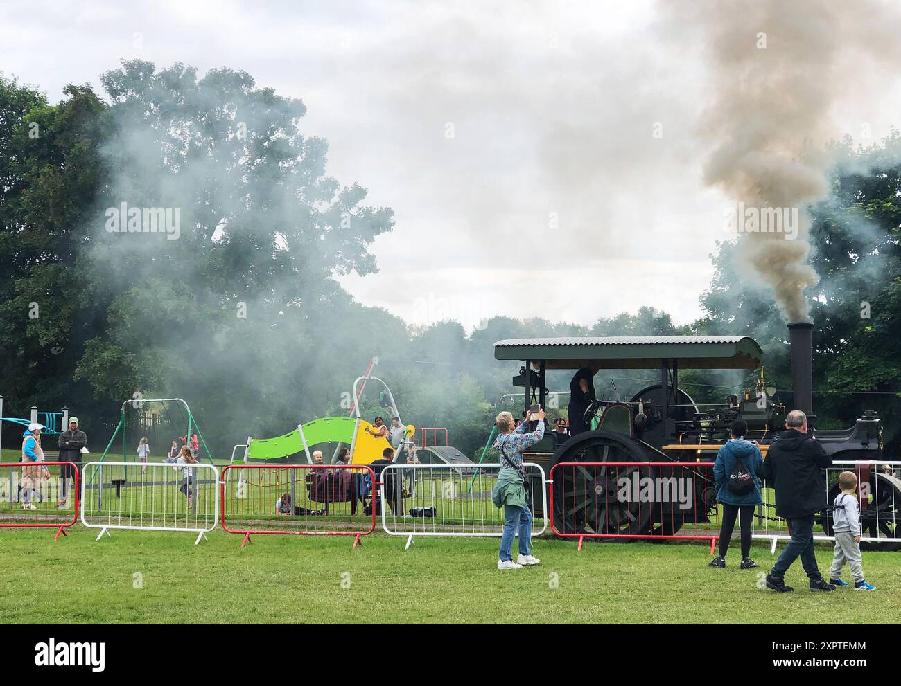 Un motore a vapore vecchio di 100 anni nel WyndhamWWI Memorial Park Grantham, che era in esposizione statica nel parco, è stato completamente restaurato Foto Stock