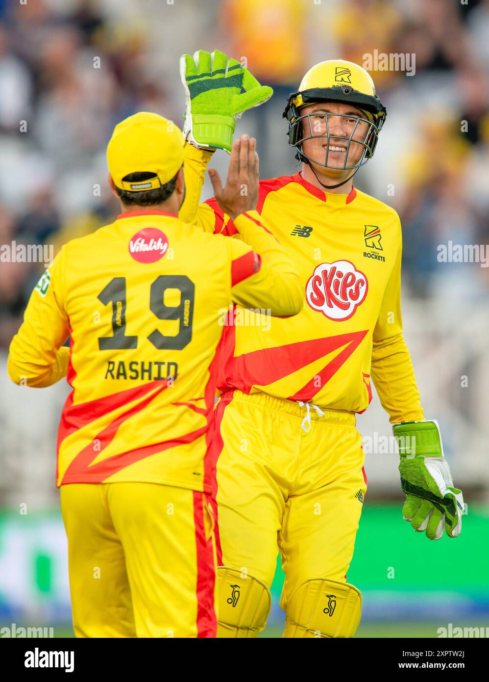 Rashid KHAN di Trent Rockets festeggia con Tom BANTON di Trent Rockets durante il Hundred Match Trent Rockets vs London Spirit a Trent Bridge, Nottingham, Regno Unito, 6 agosto 2024 (foto di Mark Dunn/News Images) Foto Stock