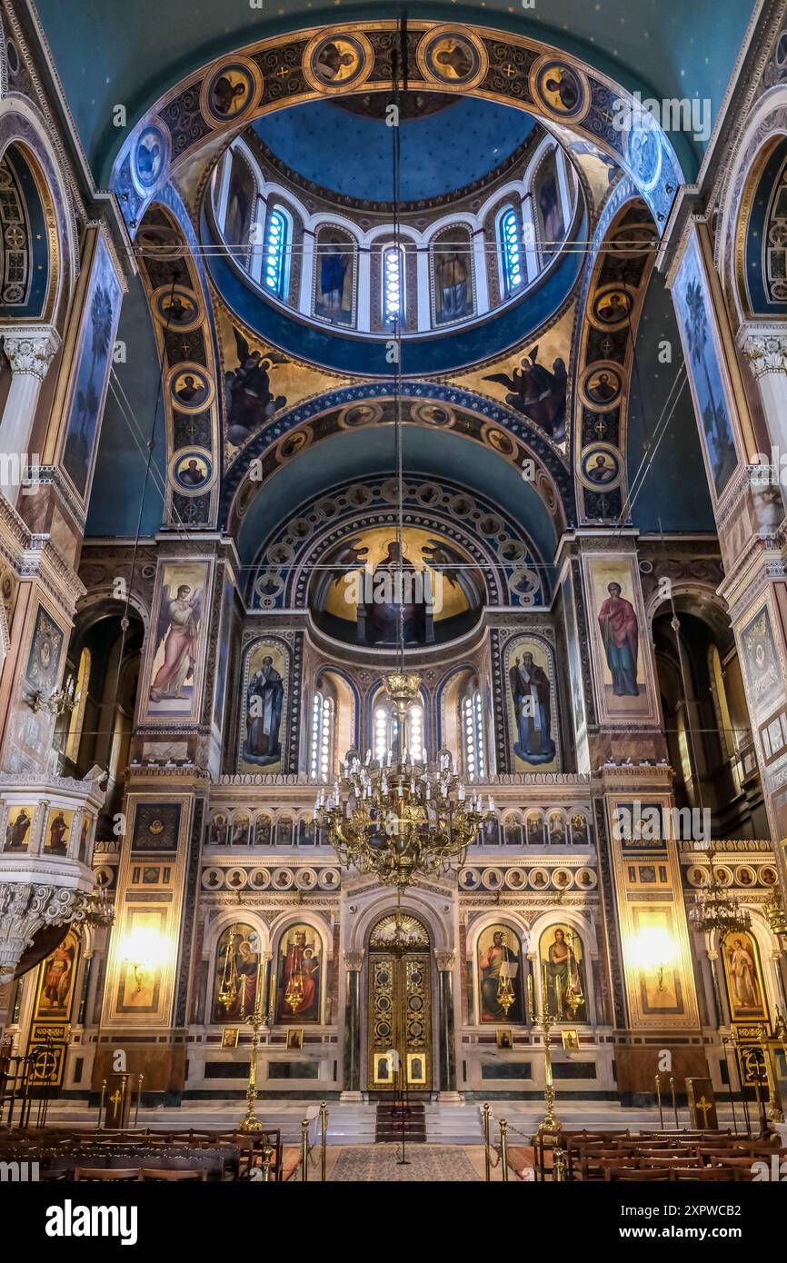 Interno della Cattedrale metropolitana dell'Annunciazione, popolarmente conosciuta come Metropolis o Mitropoli, la chiesa cattedrale della Grecia. Foto Stock