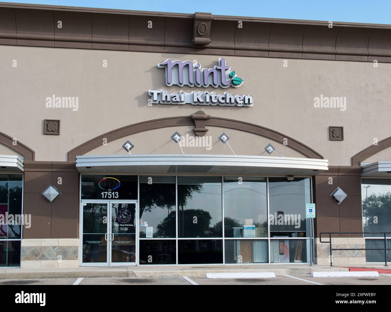 Houston, Texas Stati Uniti d'America 04-07-2024: Ristorante Mint Thai Kitchen, sul fronte del negozio. Foto Stock