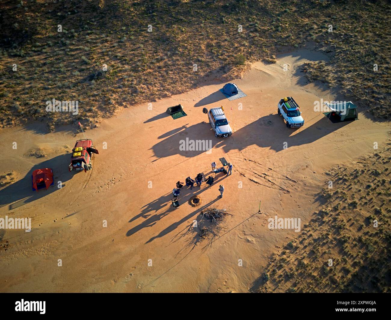 Campeggio sulla linea QAA, Simpson Desert, Outback Queensland, Australia Foto Stock