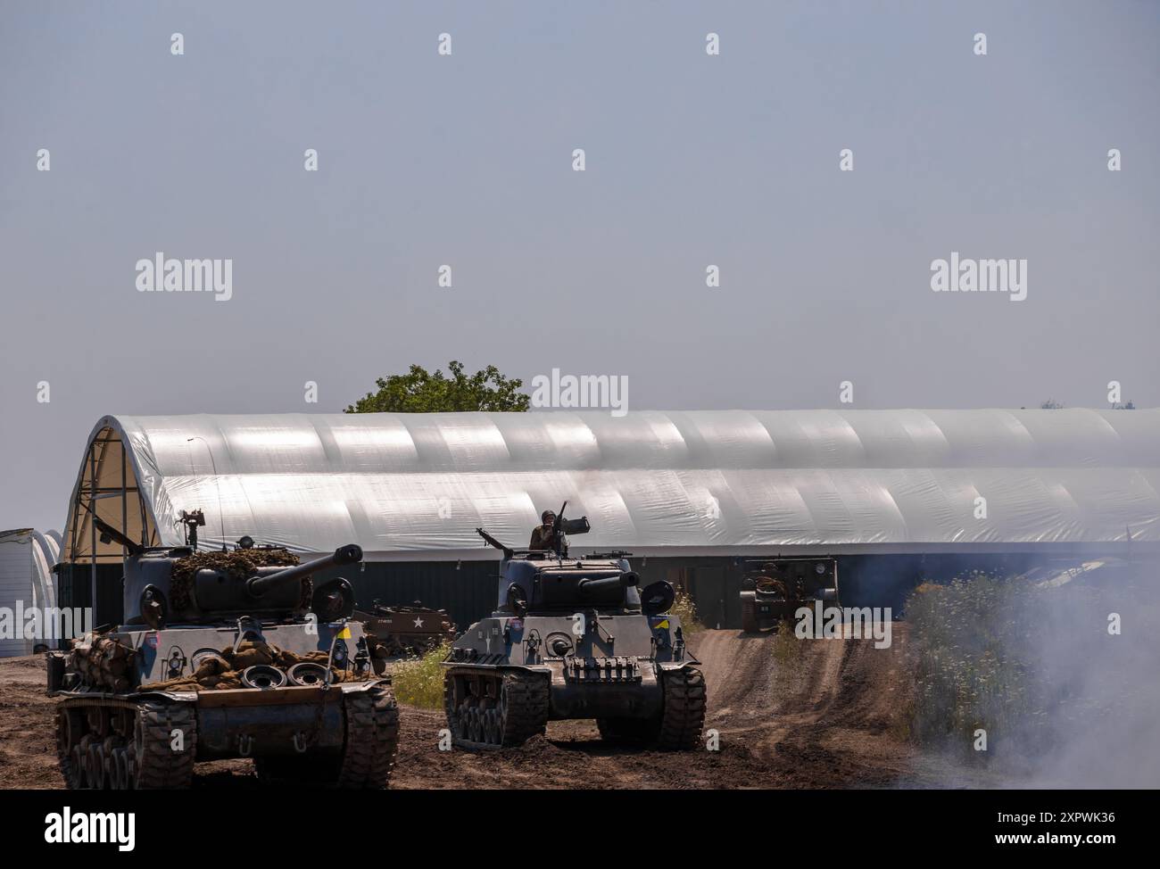 M4 Sherman - carro armato della seconda guerra mondiale sul campo di battaglia. Aquino Tank Weekend - storico spettacolo militare 07.28.2024 - Oshawa, Ontario, Canada Foto Stock