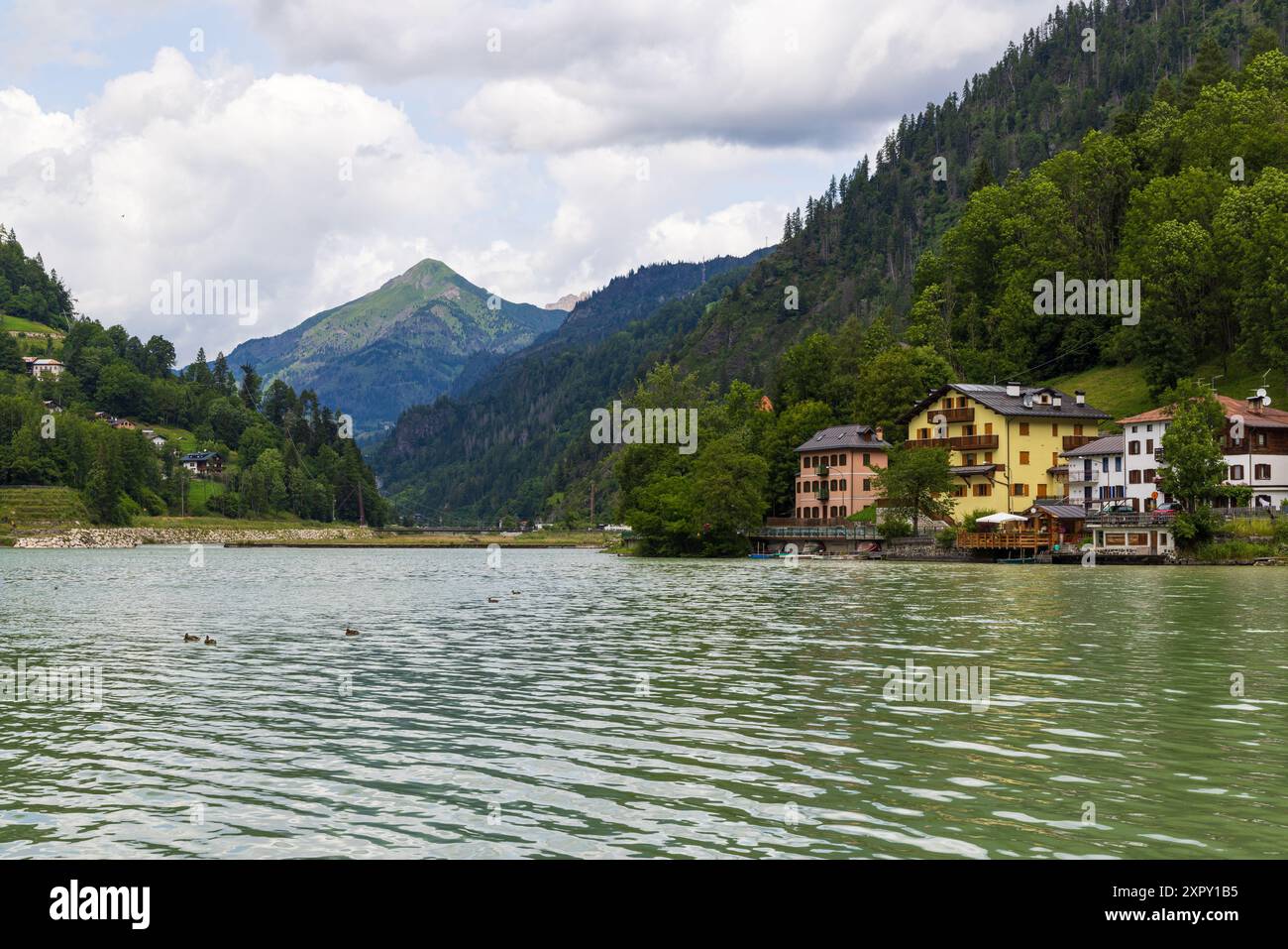 Lago Alleghe - Alleghe - Italia Foto Stock