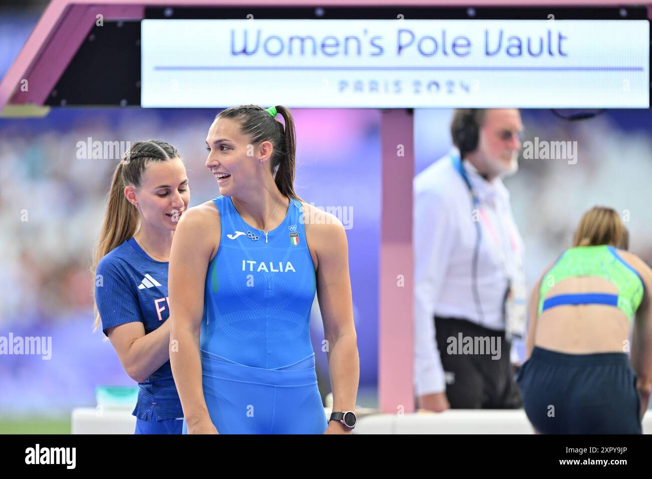 Saint Denis, Francia. 7 agosto 2024. Ninon Chapelle di Francia e Elisa Morinarolo di Italia, atletica leggera, Pole Vault Final durante i Giochi Olimpici di Parigi 2024 il 7 agosto 2024 allo Stade de France di Saint-Denis vicino Parigi, Francia - foto Frederic Chambert/Panoramic/DPPI Media Credit: DPPI Media/Alamy Live News Foto Stock