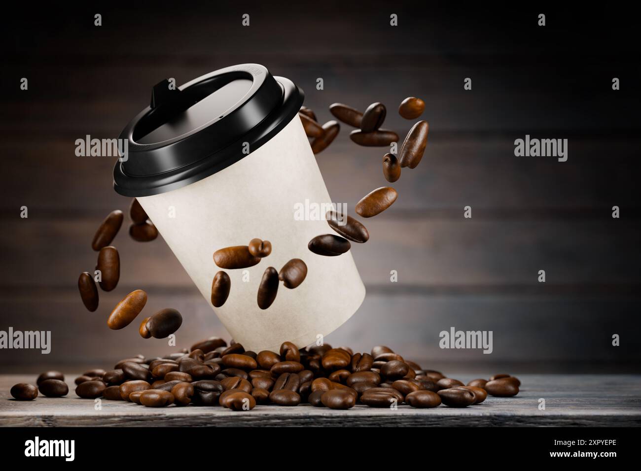 Caffè in una tazza di carta sopra il tavolo, i chicchi di caffè tostati volano intorno alla tazza di carta. Chicchi di caffè su un tavolo di legno. Caffetterie interne, caffè. H Foto Stock