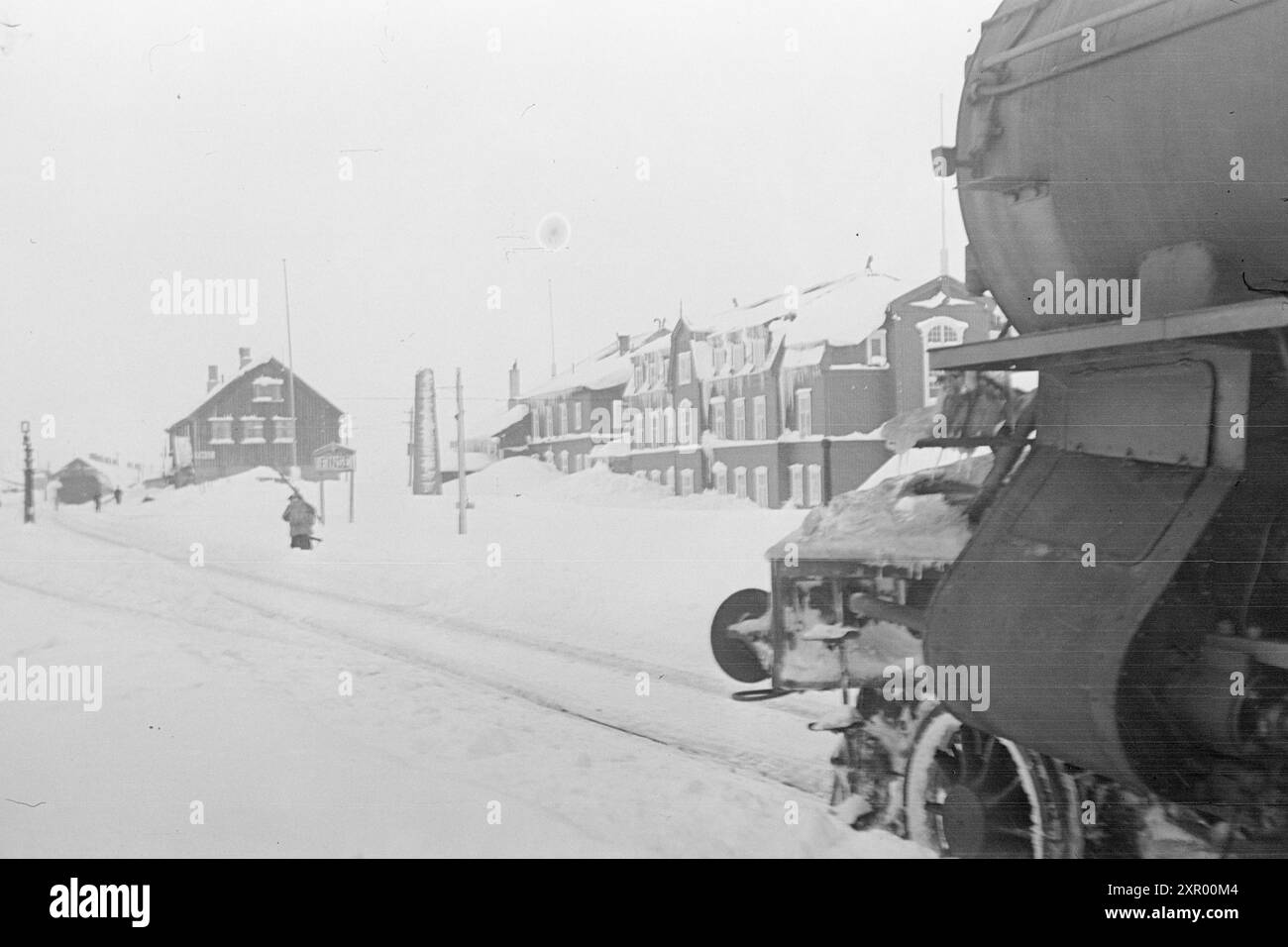 Effettivo 5- 1948: Sgombero della neve sulla ferrovia di Bergen. La ferrovia di Bergen, una delle ferrovie più importanti della Norvegia, raggiunge il suo punto più alto appena ad ovest di Finse, a 1301 metri sul livello del mare. Il vento e la neve all'unisono qui fanno sì che non sia sempre una cosa da tenere aperta questa pista in inverno. Foto: Sverre A. Børretzen / Aktuell / NTB ***la foto non viene elaborata*** questo testo immagine viene tradotto automaticamente questo testo immagine viene tradotto automaticamente questo testo immagine viene tradotto automaticamente Foto Stock
