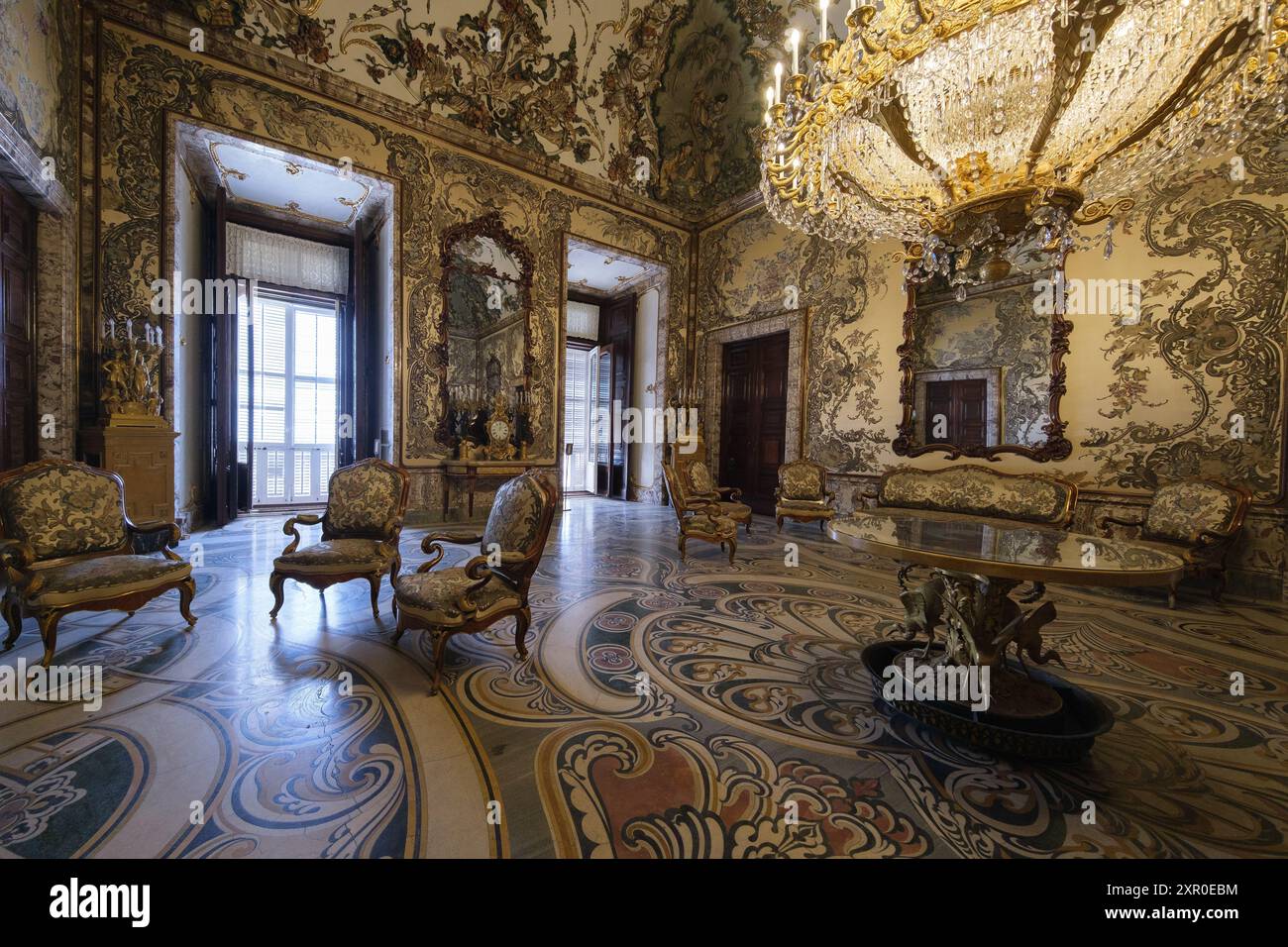 Madrid, Spagna. 8 agosto 2024. Vista interna del Palazzo reale di Madrid, in stile barocco, dal 1750, a Madrid, 8 agosto, 2024, Spagna credito: SIPA USA/Alamy Live News Foto Stock