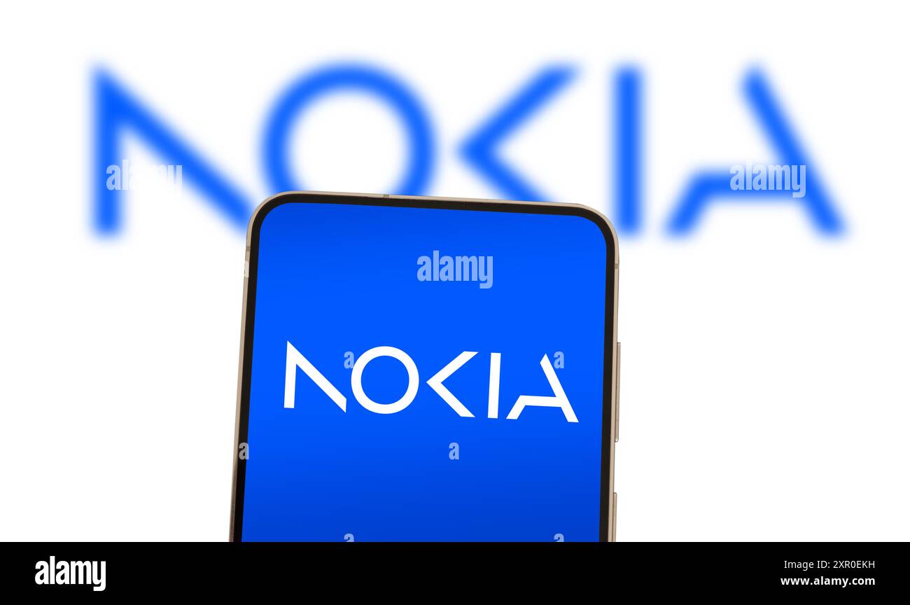 Logo aziendale Nokia visualizzato sullo smartphone Foto Stock
