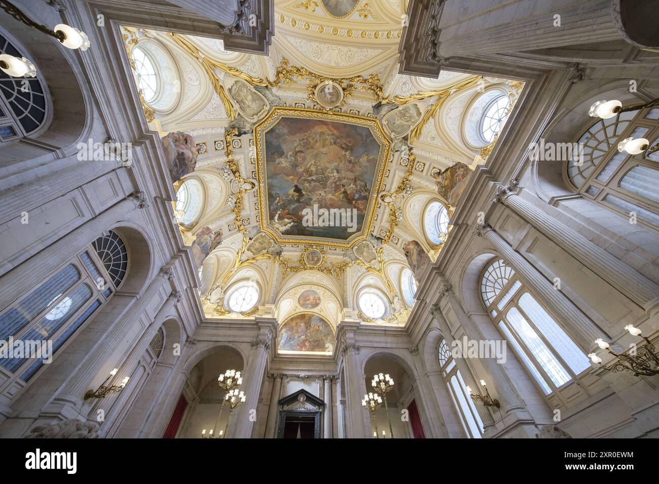 Madrid, Spagna. 8 agosto 2024. Vista interna del Palazzo reale di Madrid, in stile barocco, dal 1750, a Madrid, 8 agosto, 2024, Spagna credito: SIPA USA/Alamy Live News Foto Stock