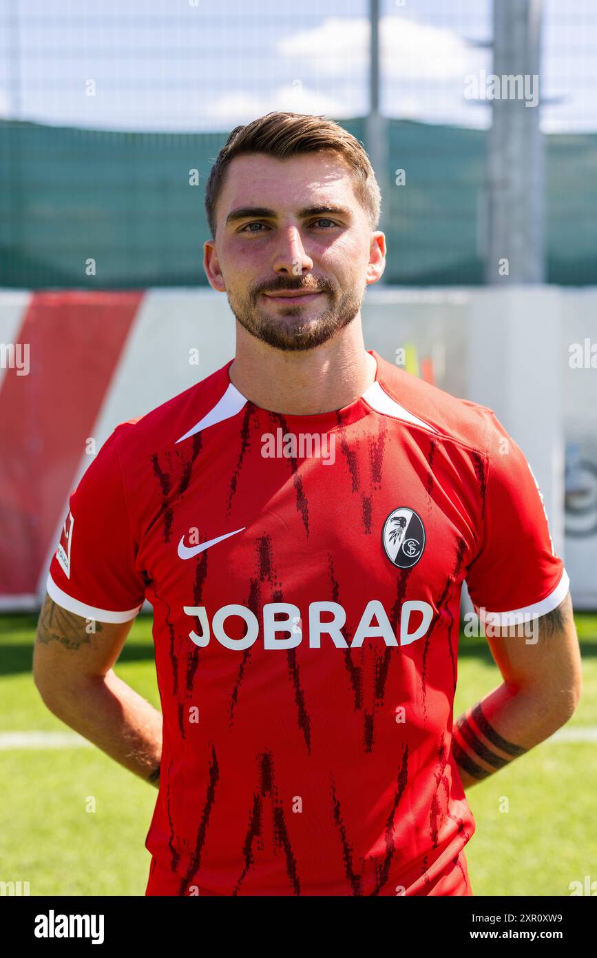 Friburgo, Germania. 8 agosto 2024. Maximilian Philipp (#26) del SC Freiburg si trova sul campo di allenamento del SC Freiburg. Crediti: Philipp von Ditfurth/dpa/Alamy Live News Foto Stock