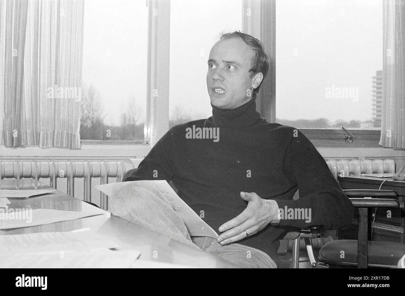 Sig. Schell funzionario della provincia dell'Olanda settentrionale prov. No. - Holland, Persons, 15-01-1976, Whizgle Dutch News: Immagini storiche su misura per il futuro. Esplora il passato dei Paesi Bassi con prospettive moderne attraverso le immagini delle agenzie olandesi. Colmare gli eventi di ieri con gli approfondimenti di domani. Intraprendi un viaggio senza tempo con storie che plasmano il nostro futuro. Foto Stock