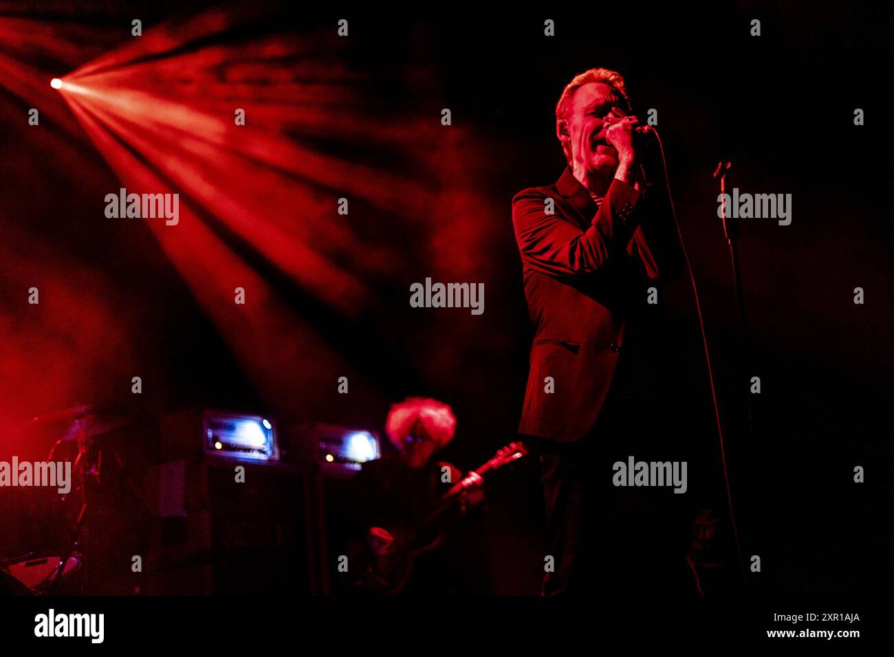 Milano 17 aprile 2024 la catena di Gesù e Maria ad Alcatraz Milano © Roberto Finizio / Alamy Foto Stock