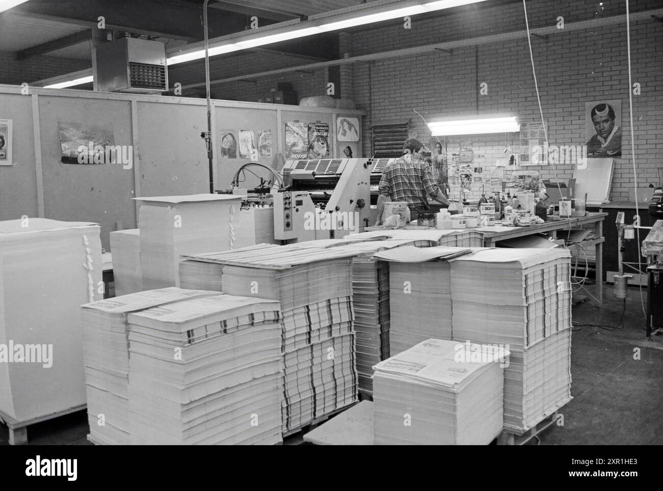 Produttore di giornali, quotidiani, settimanali e annuali, Beverwijk, Paesi Bassi, 00-00-1983, Whizgle Dutch News: Immagini storiche su misura per il futuro. Esplora il passato dei Paesi Bassi con prospettive moderne attraverso le immagini delle agenzie olandesi. Colmare gli eventi di ieri con gli approfondimenti di domani. Intraprendi un viaggio senza tempo con storie che plasmano il nostro futuro. Foto Stock