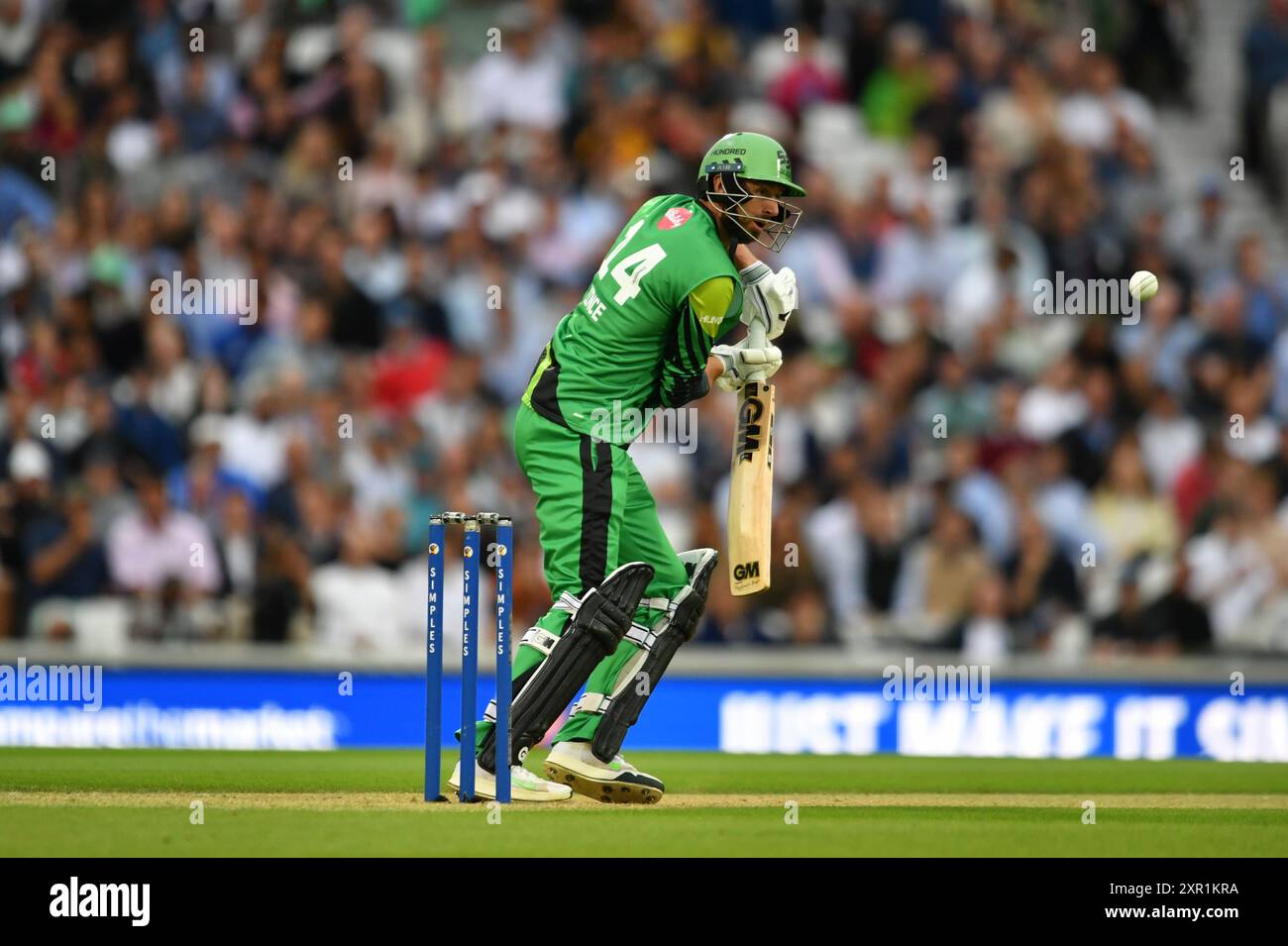 Londra, Inghilterra. 8 agosto 2024. James Vince batte durante la partita dei cento tra gli Oval Invincibles Men e i Southern Brave Men al Kia Oval di Londra. Kyle Andrews/Alamy Live News. Foto Stock