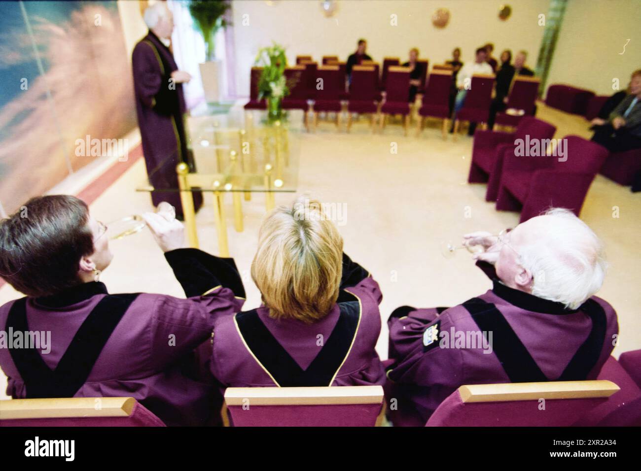 Sala matrimoni, Hoofddorp, Paesi Bassi, 30-01-2003, Whizgle Dutch News: Immagini storiche su misura per il futuro. Esplora il passato dei Paesi Bassi con prospettive moderne attraverso le immagini delle agenzie olandesi. Colmare gli eventi di ieri con gli approfondimenti di domani. Intraprendi un viaggio senza tempo con storie che plasmano il nostro futuro. Foto Stock