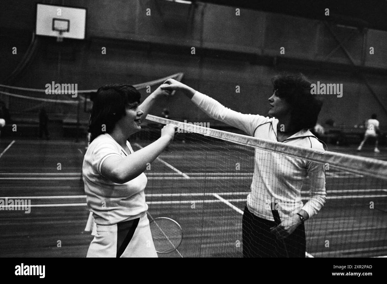 Badminton - ritratti di gruppo e concorsi, 00-02-1980, Whizgle Dutch News: Immagini storiche su misura per il futuro. Esplora il passato dei Paesi Bassi con prospettive moderne attraverso le immagini delle agenzie olandesi. Colmare gli eventi di ieri con gli approfondimenti di domani. Intraprendi un viaggio senza tempo con storie che plasmano il nostro futuro. Foto Stock