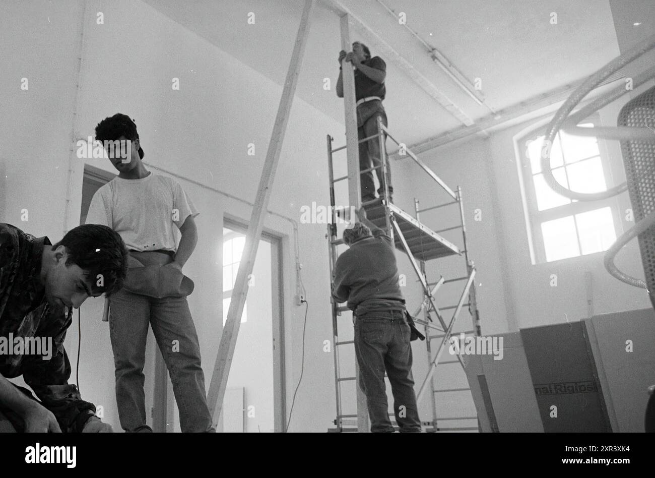 Construction Employment Office, Ripperda Barracks, Haarlem, Paesi Bassi, 16-08-1993, Whizgle Dutch News: immagini storiche su misura per il futuro. Esplora il passato dei Paesi Bassi con prospettive moderne attraverso le immagini delle agenzie olandesi. Colmare gli eventi di ieri con gli approfondimenti di domani. Intraprendi un viaggio senza tempo con storie che plasmano il nostro futuro. Foto Stock