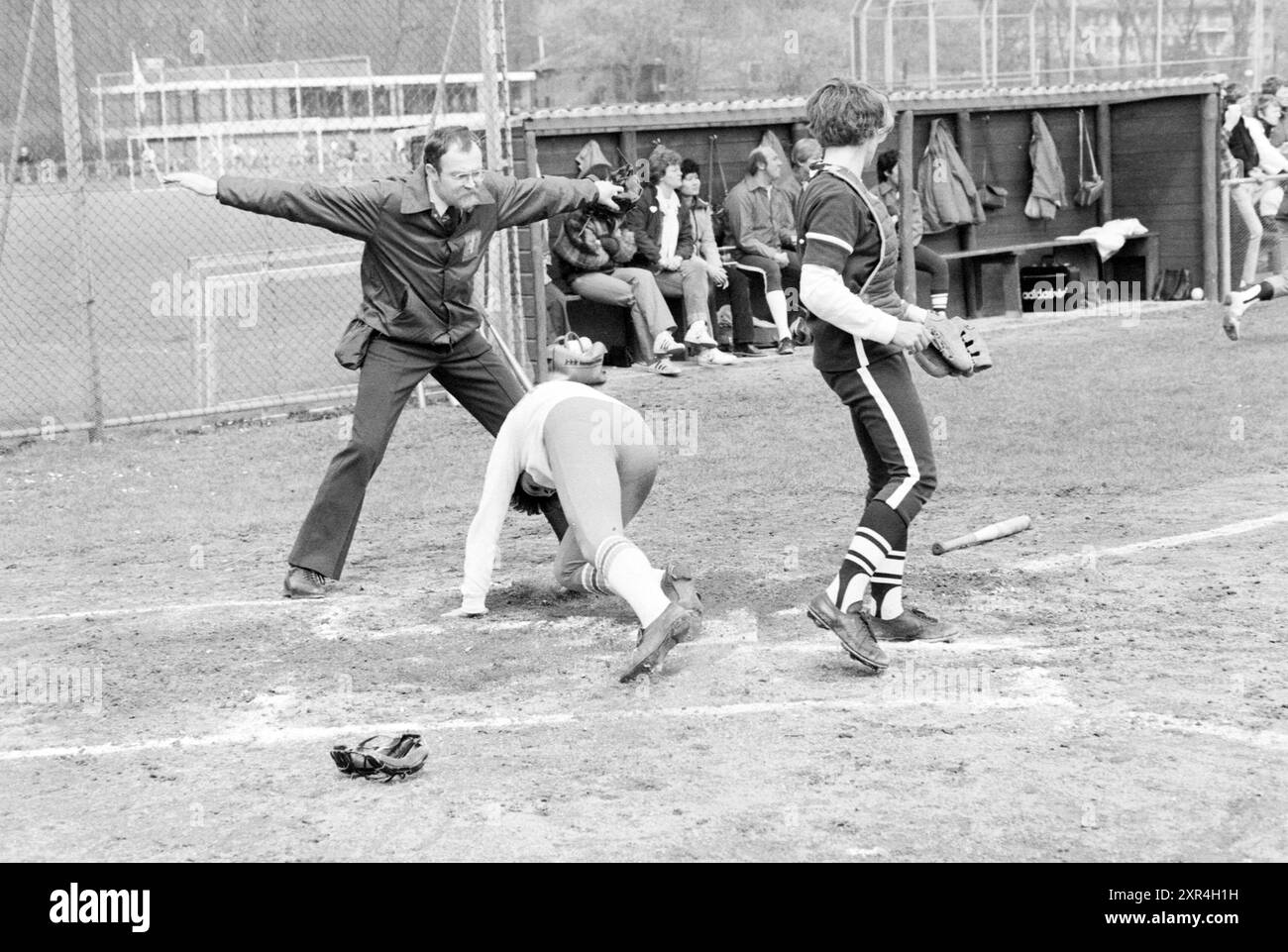 DSS - Shell, Softball, 29-04-1979, Whizgle Dutch News: Immagini storiche personalizzate per il futuro. Esplora il passato dei Paesi Bassi con prospettive moderne attraverso le immagini delle agenzie olandesi. Colmare gli eventi di ieri con gli approfondimenti di domani. Intraprendi un viaggio senza tempo con storie che plasmano il nostro futuro. Foto Stock