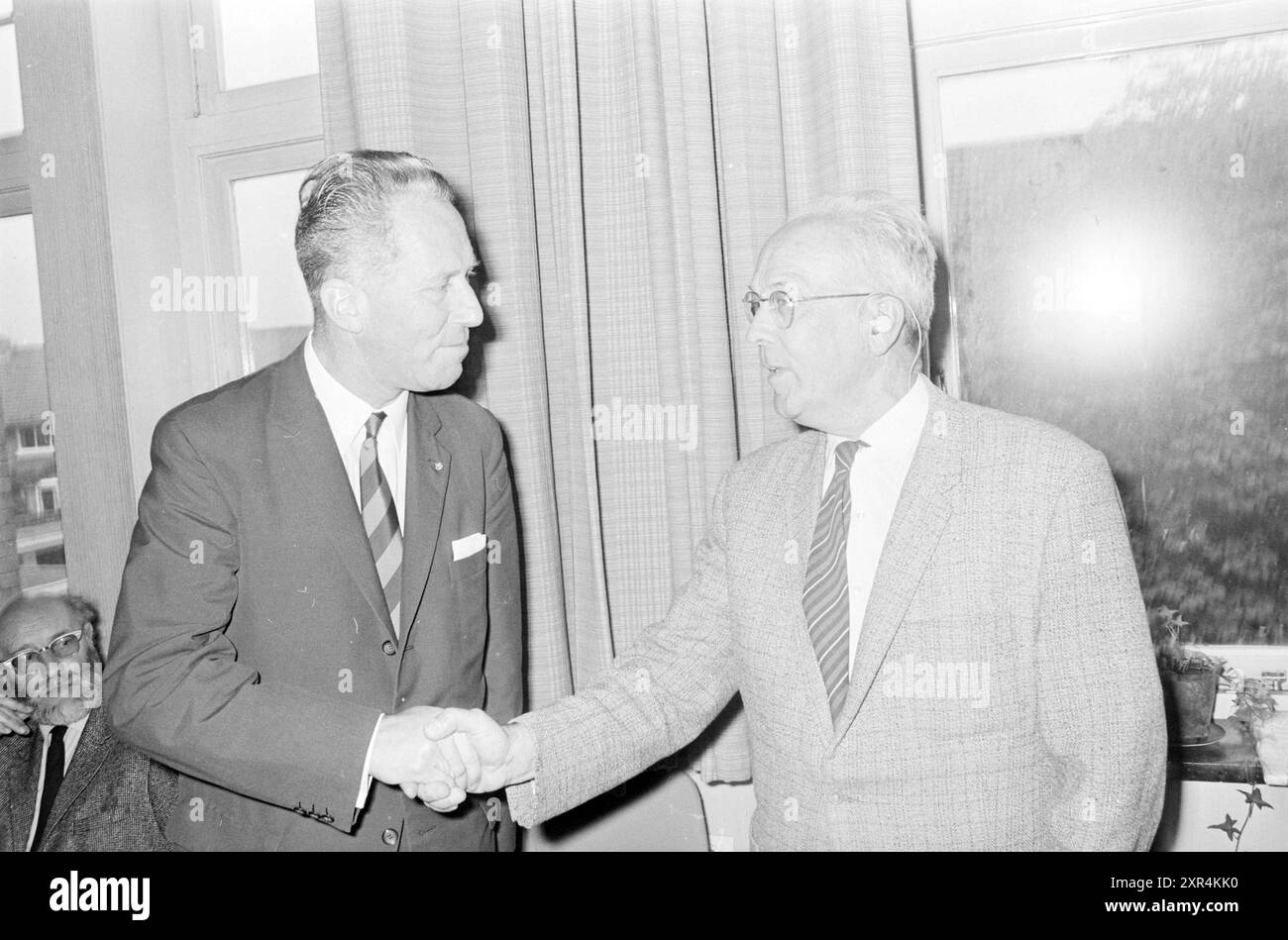 Cerimonia di premiazione?, Whizgle Dutch News: Immagini storiche su misura per il futuro. Esplora il passato dei Paesi Bassi con prospettive moderne attraverso le immagini delle agenzie olandesi. Colmare gli eventi di ieri con gli approfondimenti di domani. Intraprendi un viaggio senza tempo con storie che plasmano il nostro futuro. Foto Stock