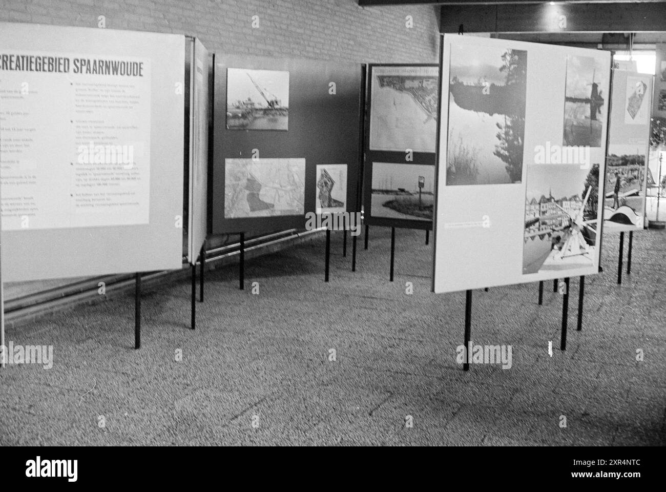 Sviluppo area espositiva Haarlem, Spaarnwoude, porto di Amsterdam: Foto, mappe, Whizgle Dutch News: Immagini storiche su misura per il futuro. Esplora il passato dei Paesi Bassi con prospettive moderne attraverso le immagini delle agenzie olandesi. Colmare gli eventi di ieri con gli approfondimenti di domani. Intraprendi un viaggio senza tempo con storie che plasmano il nostro futuro. Foto Stock