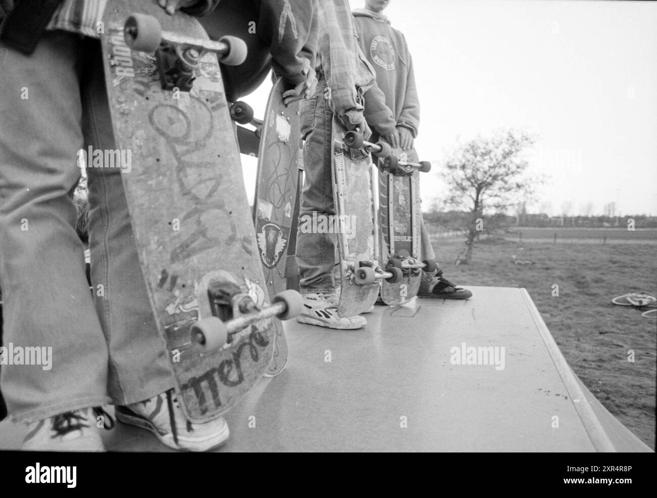 Skateboard, Whizgle Dutch News: Immagini storiche su misura per il futuro. Esplora il passato dei Paesi Bassi con prospettive moderne attraverso le immagini delle agenzie olandesi. Colmare gli eventi di ieri con gli approfondimenti di domani. Intraprendi un viaggio senza tempo con storie che plasmano il nostro futuro. Foto Stock