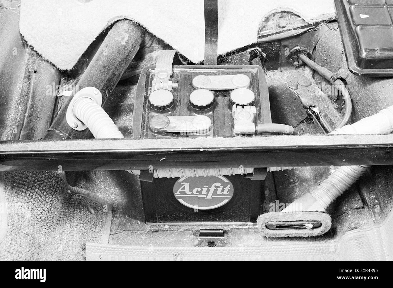 V.W. parti per auto per libretto di istruzioni, motori, gara motociclistica, 23-11-1963, Whizgle Dutch News: Immagini storiche su misura per il futuro. Esplora il passato dei Paesi Bassi con prospettive moderne attraverso le immagini delle agenzie olandesi. Colmare gli eventi di ieri con gli approfondimenti di domani. Intraprendi un viaggio senza tempo con storie che plasmano il nostro futuro. Foto Stock