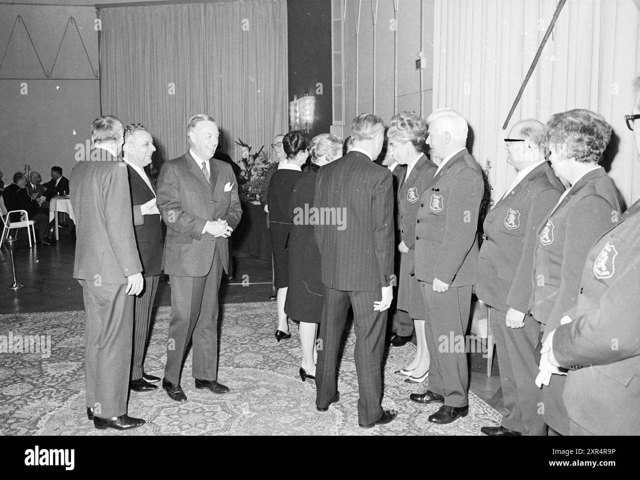 Spento. Reception K.N.G.V., ginnastica, 23-03-1968, Whizgle Dutch News: Immagini storiche su misura per il futuro. Esplora il passato dei Paesi Bassi con prospettive moderne attraverso le immagini delle agenzie olandesi. Colmare gli eventi di ieri con gli approfondimenti di domani. Intraprendi un viaggio senza tempo con storie che plasmano il nostro futuro. Foto Stock