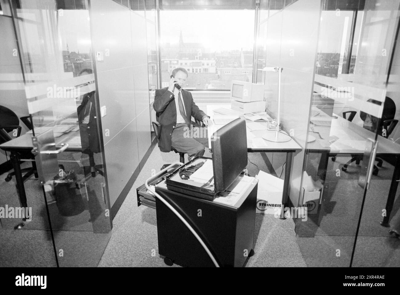 Exchange Workplace, Government Buildings Agency, 07-02-1995, Whizgle Dutch News: Immagini storiche su misura per il futuro. Esplora il passato dei Paesi Bassi con prospettive moderne attraverso le immagini delle agenzie olandesi. Colmare gli eventi di ieri con gli approfondimenti di domani. Intraprendi un viaggio senza tempo con storie che plasmano il nostro futuro. Foto Stock
