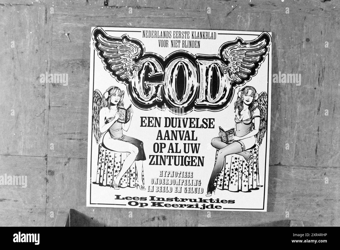 Poster, attacco diabolico ai nostri sensi., 00-00-1978, Whizgle Dutch News: Immagini storiche su misura per il futuro. Esplora il passato dei Paesi Bassi con prospettive moderne attraverso le immagini delle agenzie olandesi. Colmare gli eventi di ieri con gli approfondimenti di domani. Intraprendi un viaggio senza tempo con storie che plasmano il nostro futuro. Foto Stock