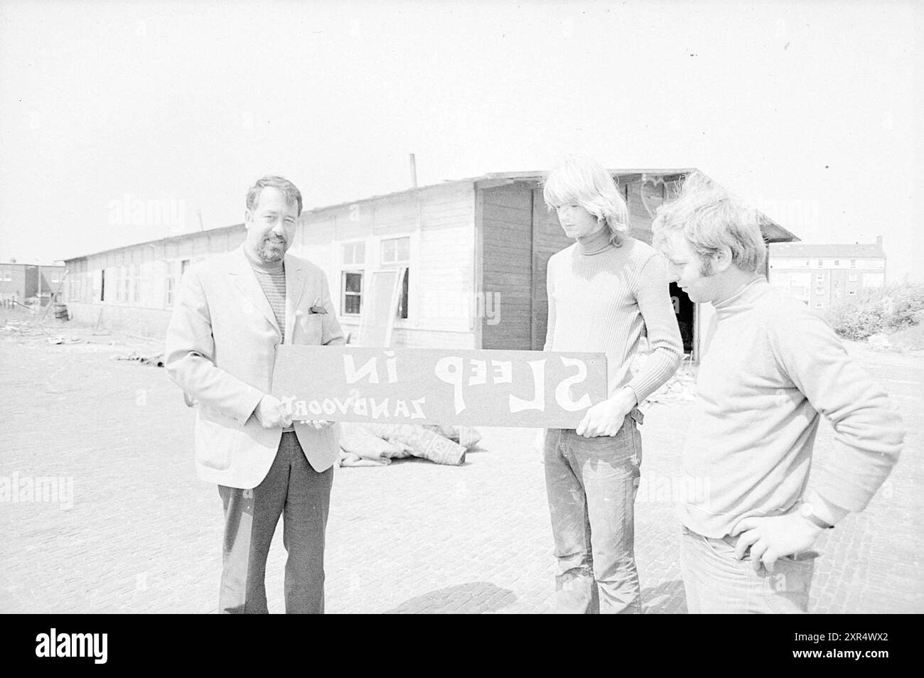 Bord Sleep-in, Zandvoort, Borden, 17-06-1972, Whizgle Dutch News: Immagini storiche su misura per il futuro. Esplora il passato dei Paesi Bassi con prospettive moderne attraverso le immagini delle agenzie olandesi. Colmare gli eventi di ieri con gli approfondimenti di domani. Intraprendi un viaggio senza tempo con storie che plasmano il nostro futuro. Foto Stock
