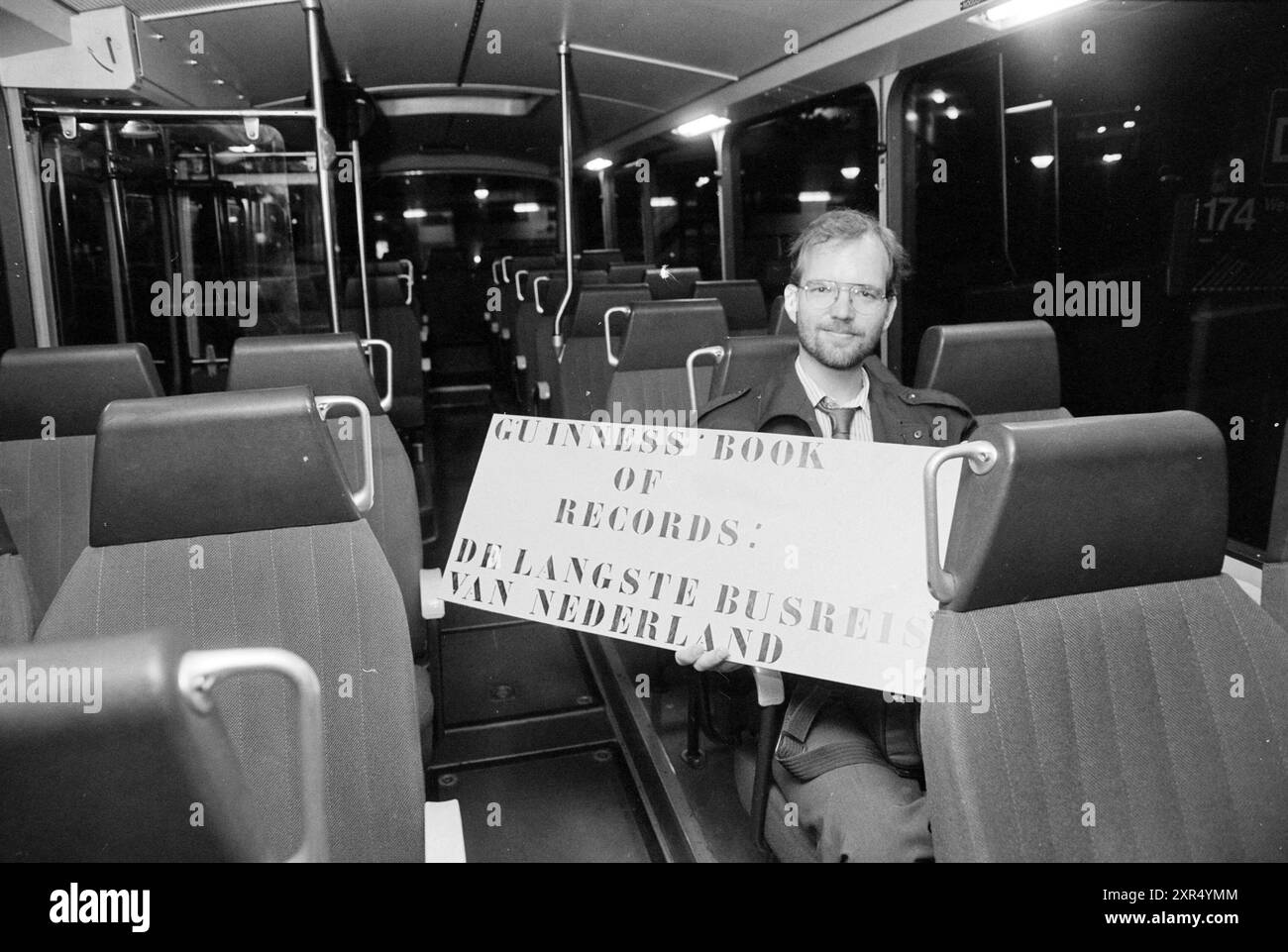 Il più lungo viaggio in autobus nei Paesi Bassi nel Guinness dei primati, 28-07-1994, Whizgle Dutch News: Immagini storiche su misura per il futuro. Esplora il passato dei Paesi Bassi con prospettive moderne attraverso le immagini delle agenzie olandesi. Colmare gli eventi di ieri con gli approfondimenti di domani. Intraprendi un viaggio senza tempo con storie che plasmano il nostro futuro. Foto Stock
