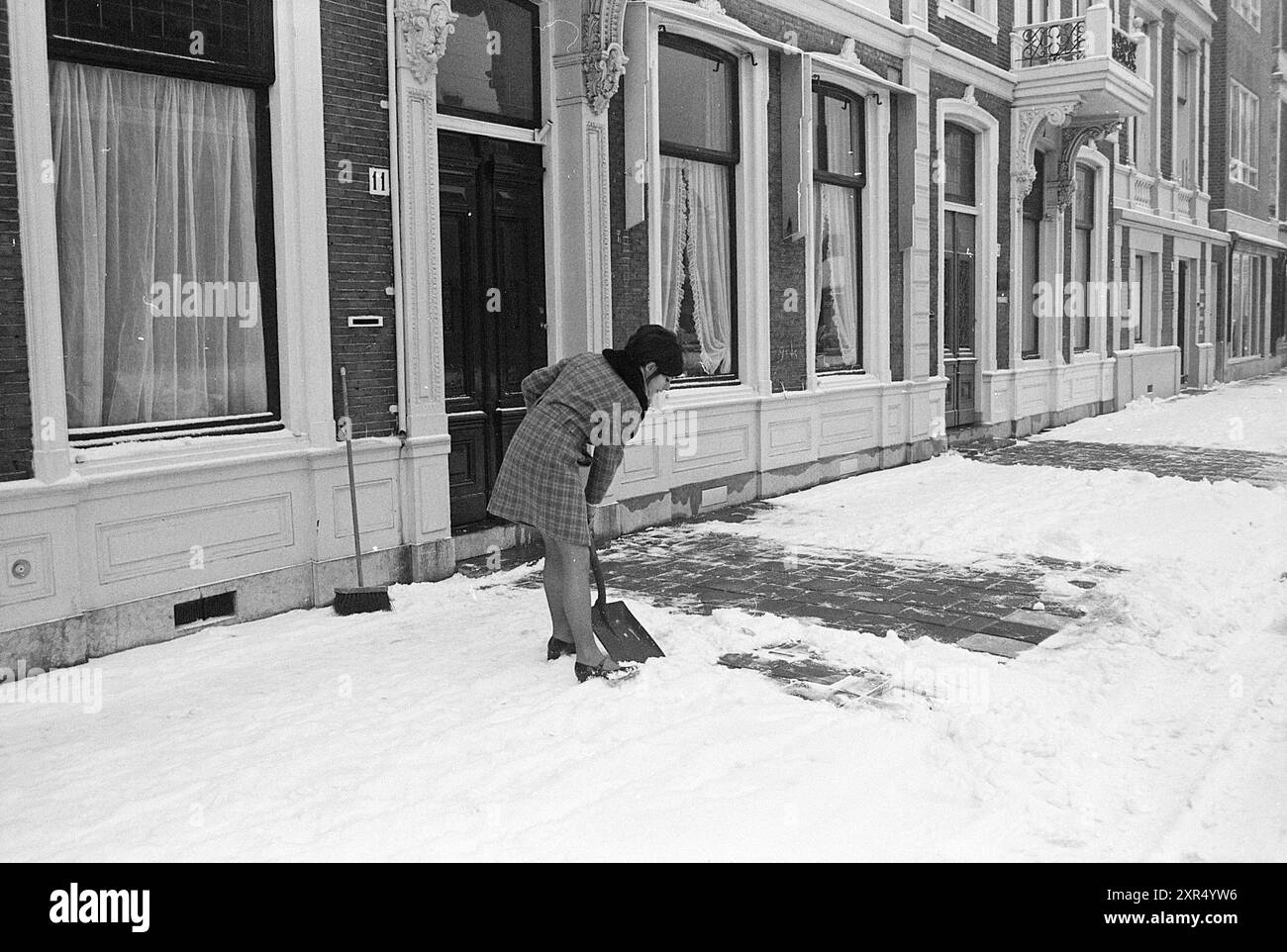 Discese di neve, neve, 20-02-1969, Whizgle Dutch News: Immagini storiche su misura per il futuro. Esplora il passato dei Paesi Bassi con prospettive moderne attraverso le immagini delle agenzie olandesi. Colmare gli eventi di ieri con gli approfondimenti di domani. Intraprendi un viaggio senza tempo con storie che plasmano il nostro futuro. Foto Stock