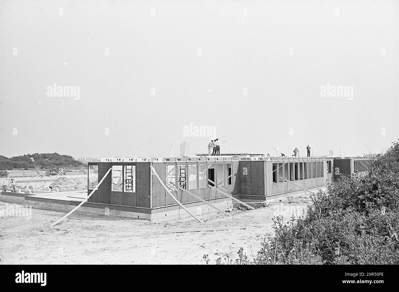 Malattia cronica, casa di riposo, edilizia, cantieri edili, 25-06-1964, Whizgle Dutch News: immagini storiche su misura per il futuro. Esplora il passato dei Paesi Bassi con prospettive moderne attraverso le immagini delle agenzie olandesi. Colmare gli eventi di ieri con gli approfondimenti di domani. Intraprendi un viaggio senza tempo con storie che plasmano il nostro futuro. Foto Stock