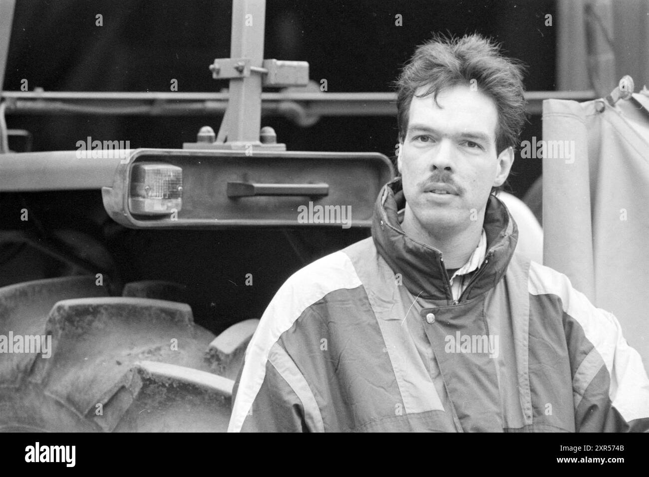 Groeneveld, N.-V., in relazione a nessuna donna per il figlio dell'agricoltore, Farms, Nieuw-Vennep, 10-02-1990, Whizgle Dutch News: Immagini storiche su misura per il futuro. Esplora il passato dei Paesi Bassi con prospettive moderne attraverso le immagini delle agenzie olandesi. Colmare gli eventi di ieri con gli approfondimenti di domani. Intraprendi un viaggio senza tempo con storie che plasmano il nostro futuro. Foto Stock