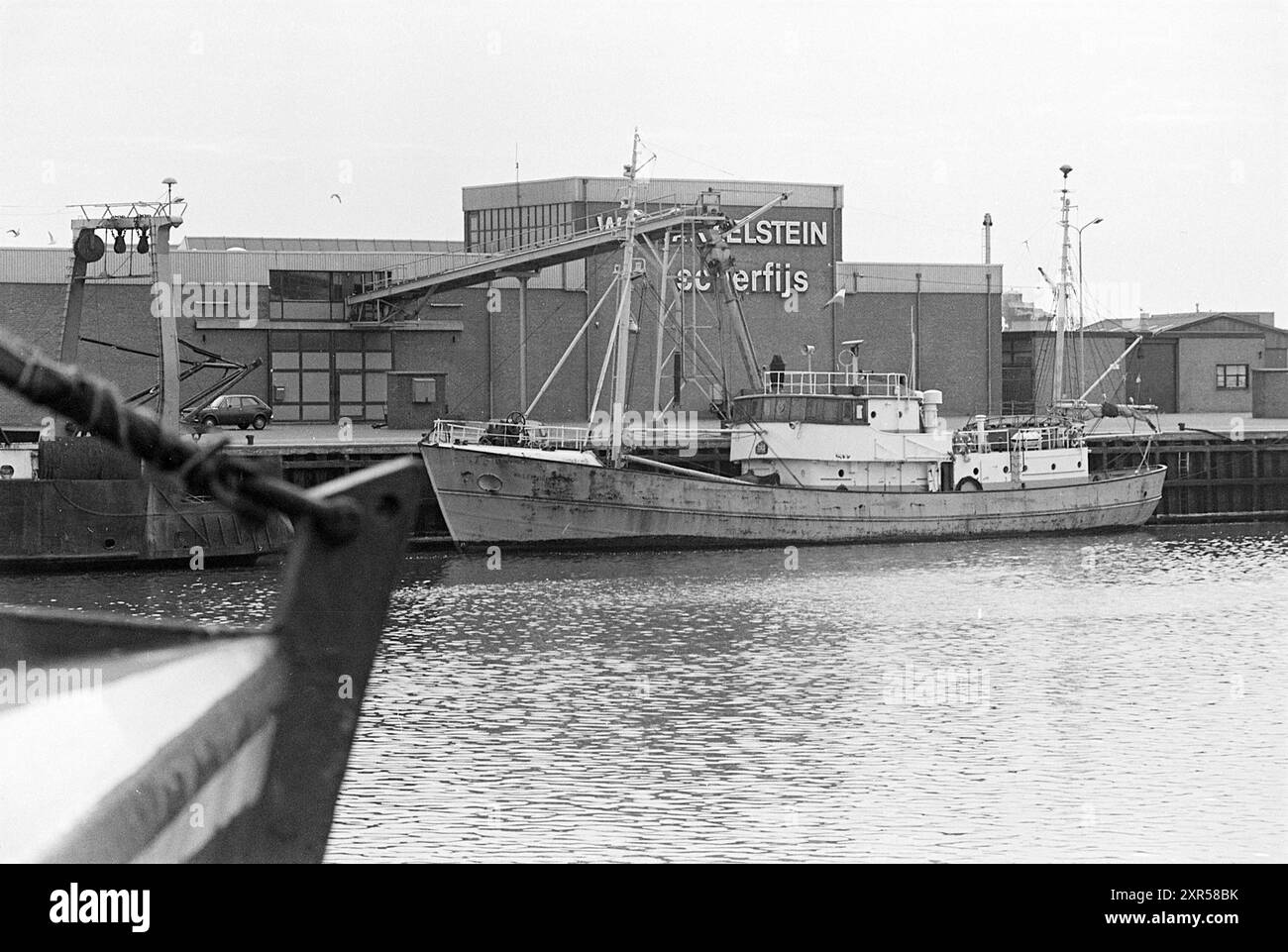 Nave di rifornimento radio mi Amigo, porto di Amsterdam, navi, 11-04-1976, Whizgle Dutch News: Immagini storiche su misura per il futuro. Esplora il passato dei Paesi Bassi con prospettive moderne attraverso le immagini delle agenzie olandesi. Colmare gli eventi di ieri con gli approfondimenti di domani. Intraprendi un viaggio senza tempo con storie che plasmano il nostro futuro. Foto Stock