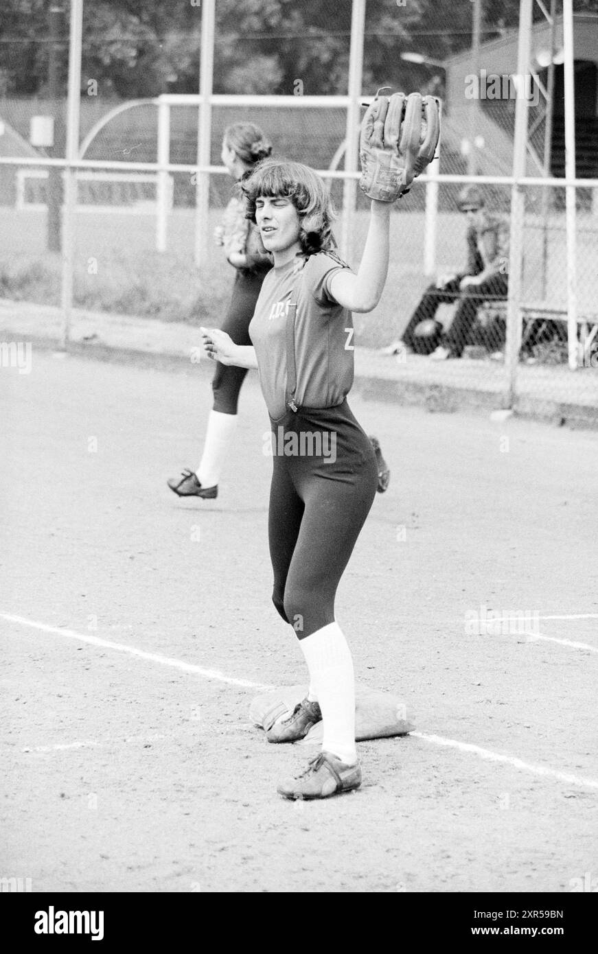 Ritratti softball dei giocatori Edo, Edo Shell, Softball, 17-06-1979, Whizgle Dutch News: Immagini storiche su misura per il futuro. Esplora il passato dei Paesi Bassi con prospettive moderne attraverso le immagini delle agenzie olandesi. Colmare gli eventi di ieri con gli approfondimenti di domani. Intraprendi un viaggio senza tempo con storie che plasmano il nostro futuro. Foto Stock