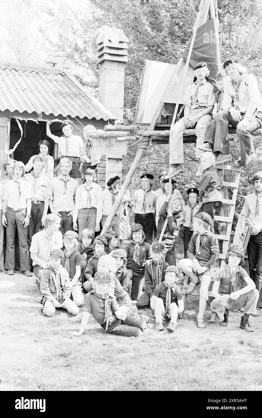 Scout, Whizgle Dutch News: Immagini storiche su misura per il futuro. Esplora il passato dei Paesi Bassi con prospettive moderne attraverso le immagini delle agenzie olandesi. Colmare gli eventi di ieri con gli approfondimenti di domani. Intraprendi un viaggio senza tempo con storie che plasmano il nostro futuro. Foto Stock