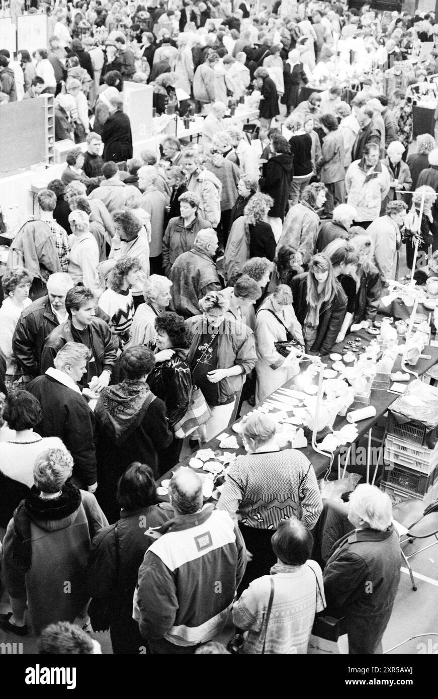 Creative Hands, 14-03-1992, Whizgle Dutch News: Immagini storiche su misura per il futuro. Esplora il passato dei Paesi Bassi con prospettive moderne attraverso le immagini delle agenzie olandesi. Colmare gli eventi di ieri con gli approfondimenti di domani. Intraprendi un viaggio senza tempo con storie che plasmano il nostro futuro. Foto Stock