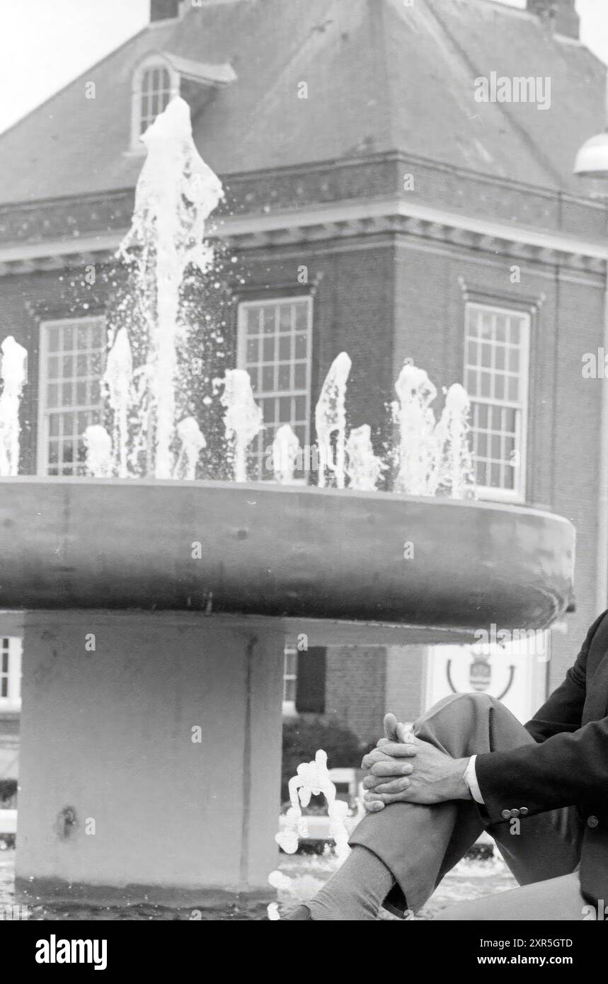 De Groot Hoofddorp, Persons, Hoofddorp, Paesi Bassi, 26-04-1990, Whizgle Dutch News: immagini storiche su misura per il futuro. Esplora il passato dei Paesi Bassi con prospettive moderne attraverso le immagini delle agenzie olandesi. Colmare gli eventi di ieri con gli approfondimenti di domani. Intraprendi un viaggio senza tempo con storie che plasmano il nostro futuro. Foto Stock